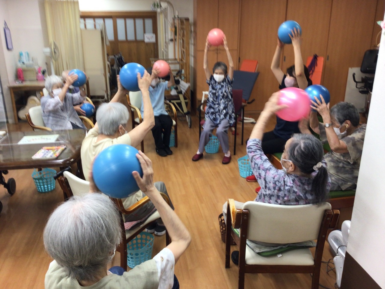 東山苑デイサービスセンター　集団訓練