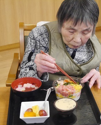 野の香南ユニット　豪華にお寿司！